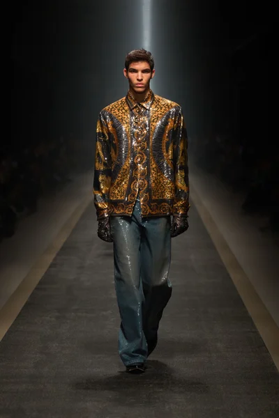 Look 49